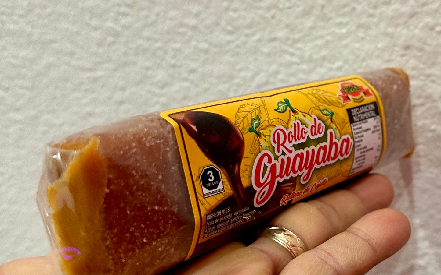 ROLLO DE GUAYABA RELLENO DE CAJETA