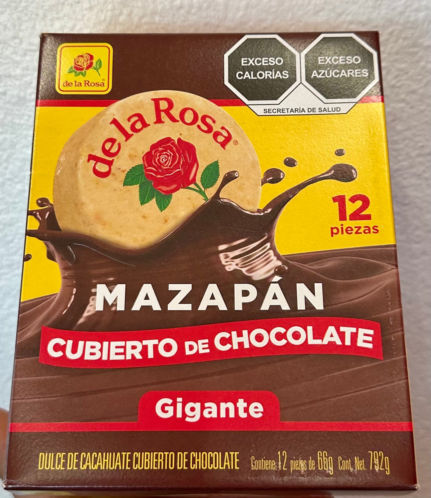 MAZAPÁN CON CHOCOLATE GIGANTE
