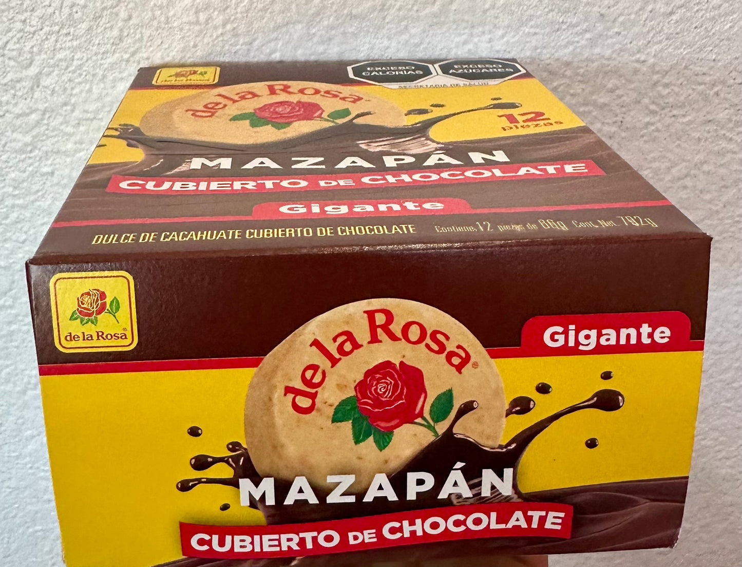 MAZAPÁN CON CHOCOLATE GIGANTE