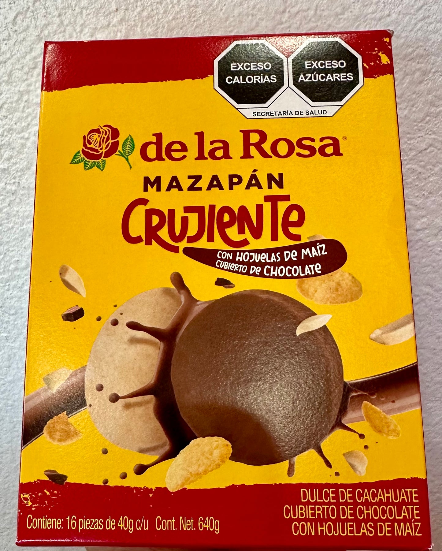 MAZAPÁN CRUJIENTE CON CHOCOLATE